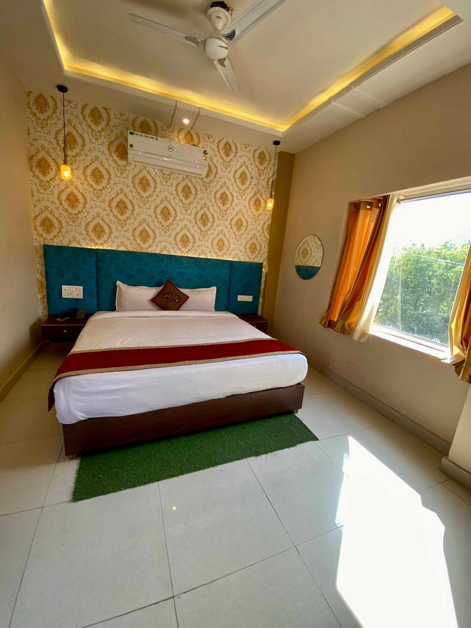 The Indraj Palace Hotel Jaipur Buitenkant foto