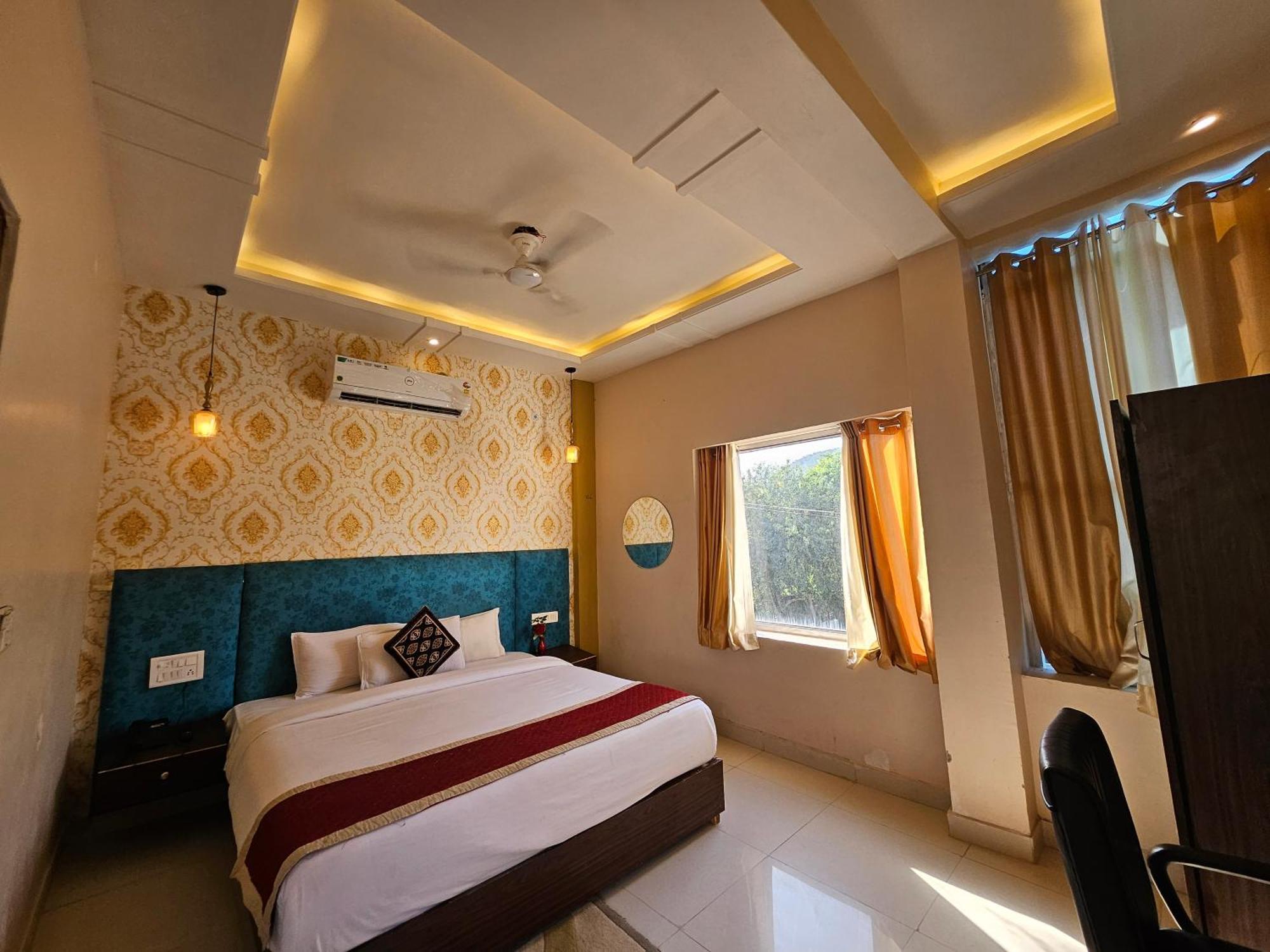 The Indraj Palace Hotel Jaipur Buitenkant foto