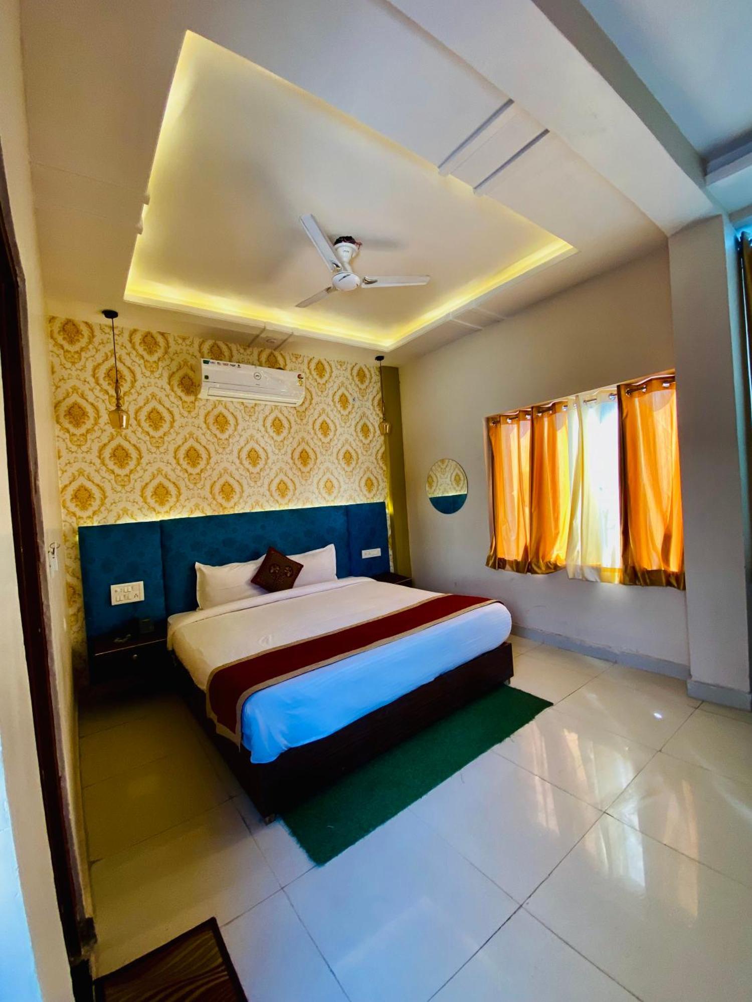 The Indraj Palace Hotel Jaipur Buitenkant foto