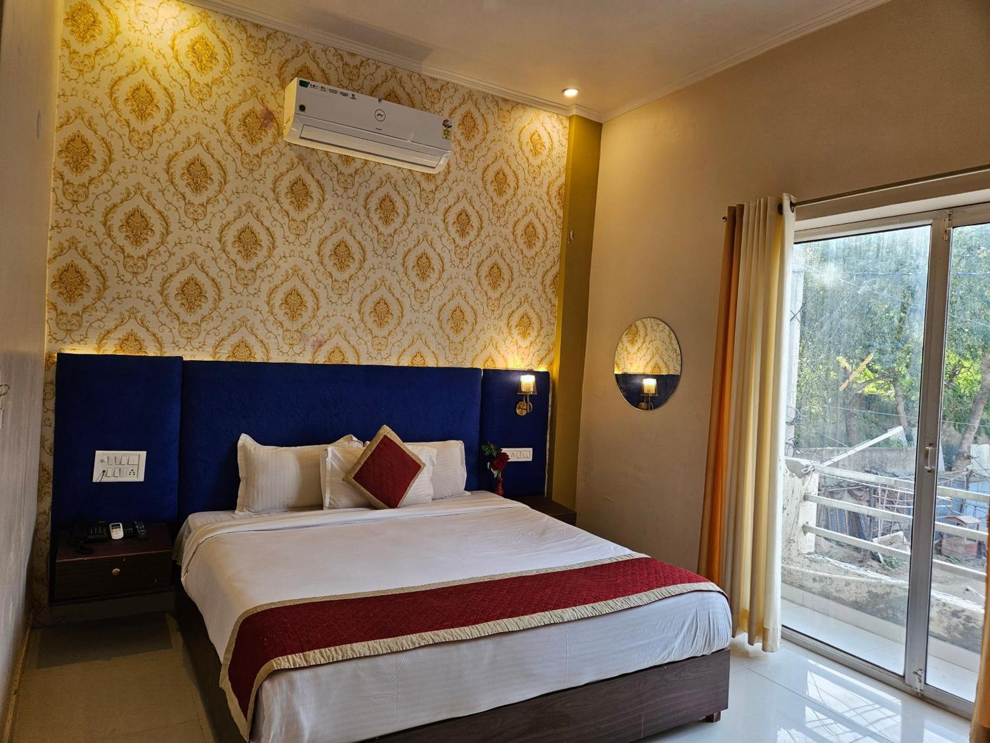 The Indraj Palace Hotel Jaipur Buitenkant foto