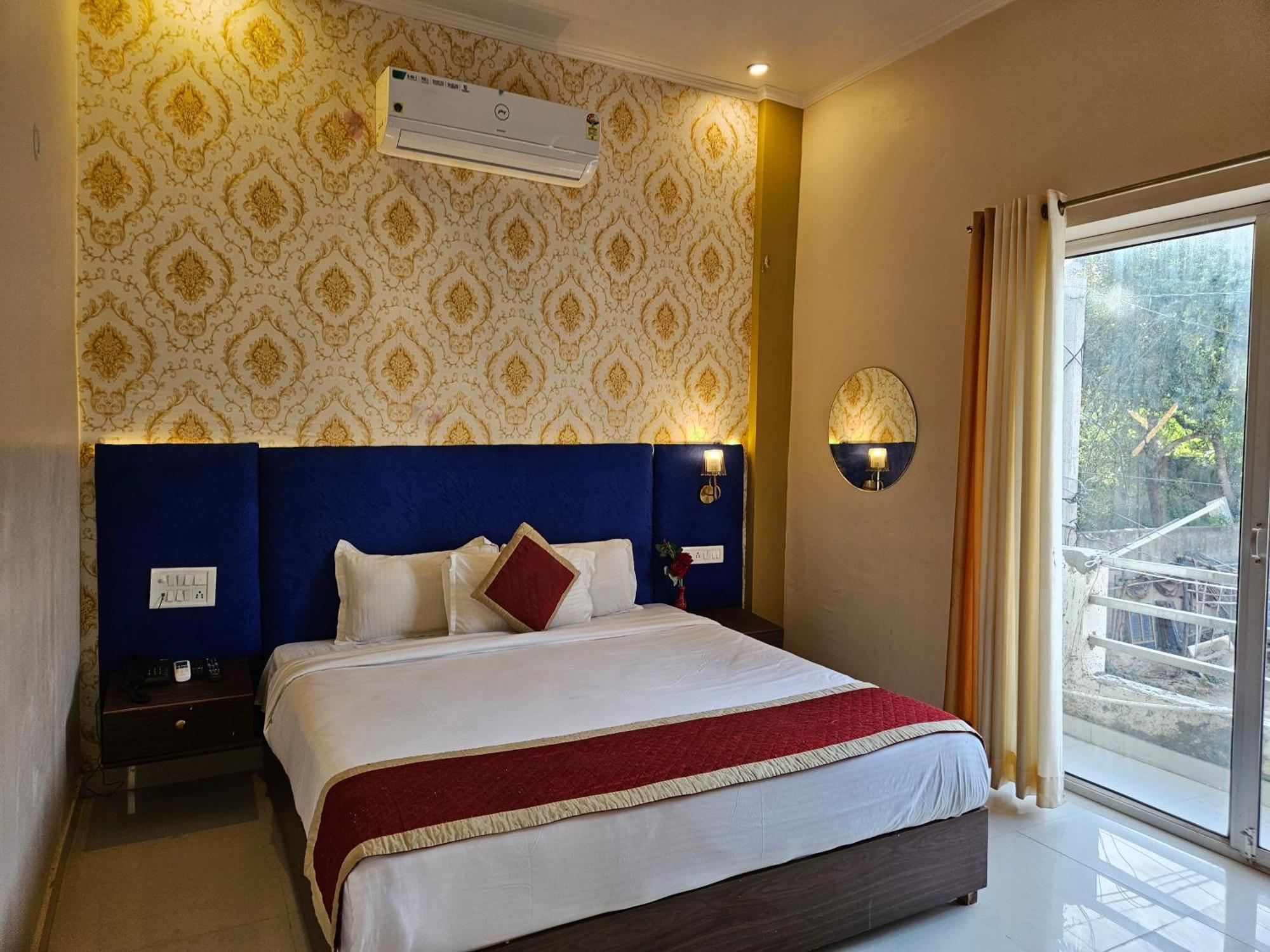 The Indraj Palace Hotel Jaipur Buitenkant foto