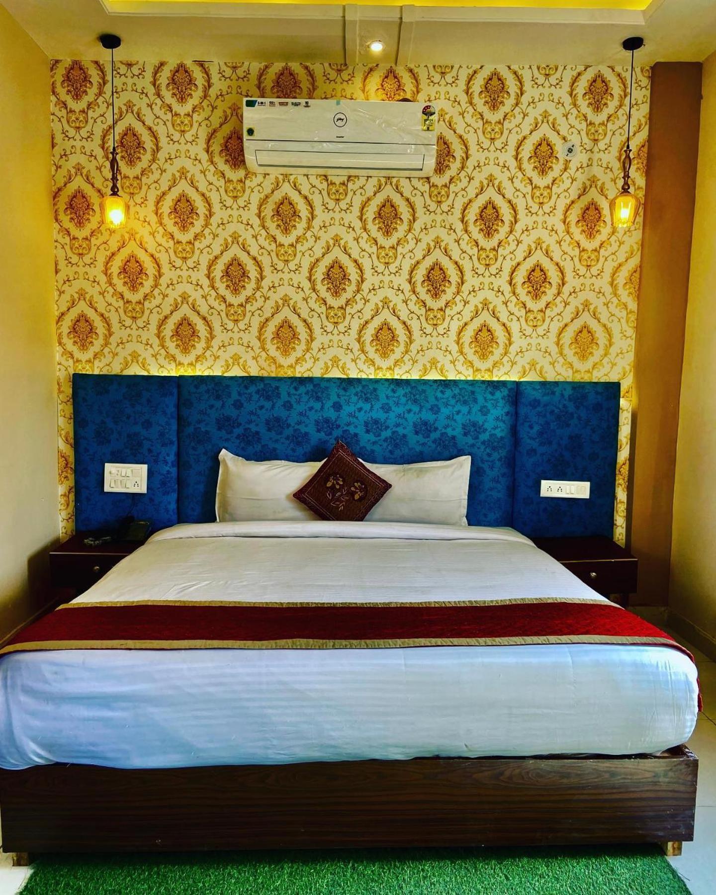 The Indraj Palace Hotel Jaipur Buitenkant foto